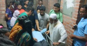 জাহাঙ্গীরনগর বিশ্ববিদ্যালয়ে কোটা আন্দোলনকারীদের ওপর ছাত্রলীগের হামলায় অর্ধশতাধিক আহত হয়েছেন