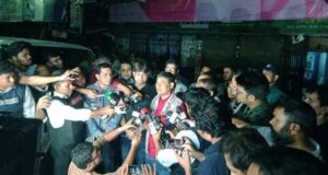 নয়াপল্টনে বিএনপির কেন্দ্রীয় কার্যালয়ে ডিবির অভিযান