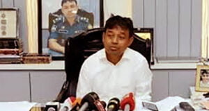 হারুনকে ডিবি থেকে বদলি করা হয়েছে।