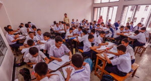 পরিবর্তিত নিয়মে স্কুলে মূল্যায়ন, প্রথম দিনেই প্রশ্ন ফাঁস