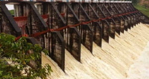 কাপ্তাই বাঁধের সব গেট খুলে দেওয়া হবে এবং জরুরি সতর্কতা জারি দেওয়া হয়েছে।