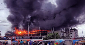 এখনো নিয়ন্ত্রণে আসেনি গাজী কারখানার আগুন, শতাধিক নিখোঁজ