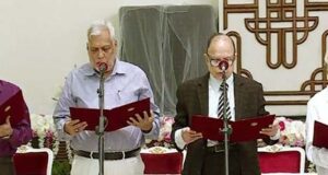 অন্তর্বর্তী সরকারের আরও চার উপদেষ্টা শপথ নিয়েছেন।