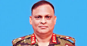 জিয়াউল আহসান সাবেক সেনা কর্মকর্তা গ্রেফতার করা হয়েছে।