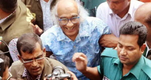 শফিক রেহমান দীর্ঘ ৬ বছর পর দেশে ফিরছেন