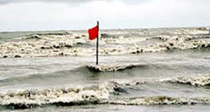 ৩ নম্বর সতর্ক সংকেত দেশের সব সমুদ্রবন্দরে