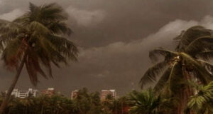 আজ দুপুর নাগাদ দেশের ৭ অঞ্চলে ঝড়ের আভাস