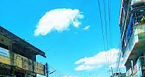 বান্দরবানে পরিস্থিতি স্বাভাবিক থাকলেও মানুষের মধ্যে আতঙ্ক বিরাজ করছে।