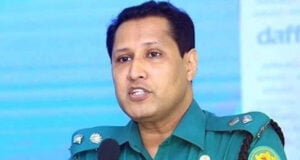 ভারতে পালিয়ে গেছেন বিপ্লব কুমার সরকার!