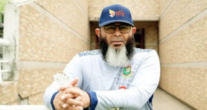 মোশতাক পাকিস্তানি হলেও বাংলাদেশের অর্জনে গর্বিত।