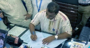 হাসপাতালের তত্ত্বাবধায়ক শিক্ষার্থীদের তোপের মুখে ঝিনাইদহ ছাড়লেন