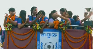 দেশের মাটিতে পা রাখলেন চ্যাম্পিয়নরা