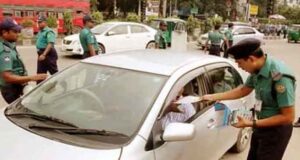 দুই দিনে রাজধানীর বিভিন্ন স্থানে অভিযান চালিয়ে কোটি টাকা জরিমানা করেছে ট্রাফিক