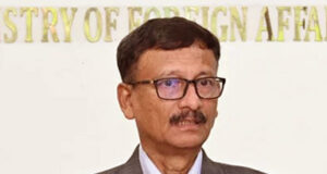 চীনের সঙ্গে সামরিক যোগাযোগ বাড়াতে চায় বাংলাদেশ সরকার: পররাষ্ট্র উপদেষ্টা