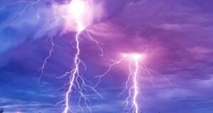 নবাবগঞ্জে করলা ক্ষেতে কাজ করতে গিয়ে বজ্রপাতে দুই বেয়াইয়ের মৃত্যু