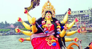 বুড়িগঙ্গা নদীতে প্রতিমা বিসর্জন চলছে,আশপাশের এলাকায় নিরাপত্তা ব্যবস্থা জোরদার