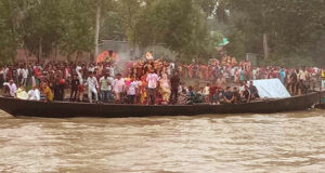 টাঙ্গাইলে প্রতিমা বিসর্জনে গিয়ে দুই নৌকার সংঘর্ষে ১ কিশোর নিহত