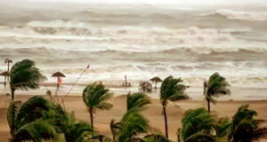 চার সমুদ্রবন্দরে ৩ নম্বর সতর্ক সংকেত