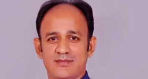 মধ্যরাতে ব্যারিস্টার সুমন গ্রেফতার