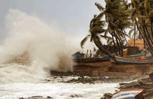 ঘূর্ণিঝড় ‘ডানা’ আঘাত হানতে পারে আজ রাতের যেকোনো সময়