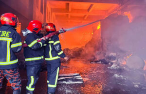 মেঘনা গ্রুপের টিস্যু কারখানায় ভয়াবহ আগুন, নিয়ন্ত্রণে ১২টি ইউনিট