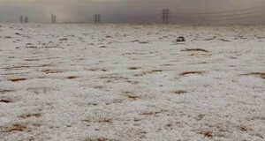 প্রবল বৃষ্টি-বজ্রপাতের কবলে সৌদি আরব, শিলাতে ঢেকে গেছে মরুভূমি