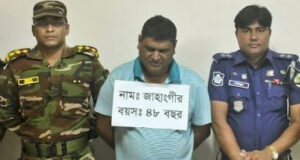 মির্জাগঞ্জ উপজেলার বিএনপির সাধারণ সম্পাদক পিস্তলসহ গ্রেপ্তার