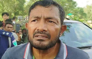 নীলফামারী-৩ আসনের সাবেক এমপিকে পুলিশে দিল জনতা