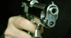 চট্টগ্রামের রাউজানে মুখোশধারীদের এলোপাতাড়ি গুলিতে ১৫ জন গুলিবিদ্ধ