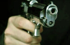 চট্টগ্রামের রাউজানে মুখোশধারীদের এলোপাতাড়ি গুলিতে ১৫ জন গুলিবিদ্ধ