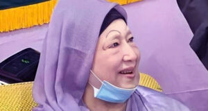 মার্কিন দূতাবাস থেকে ফিঙ্গারপ্রিন্ট দিয়ে বাসায় ফিরলেন খালেদা জিয়া