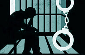 বরিশালে পরিবেশ দূষণকারী ২৫০০ কেজি পলিথিনসহ ব্যবসায়ীকে গ্রেপ্তার