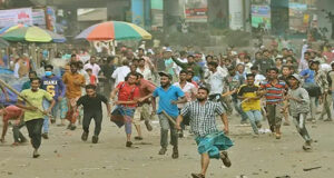 পুলিশ-ব্যাটারিচালিত অটোরিকশা চালকদের সংঘর্ষ, ঢাকা-পদ্মা সেতু ট্রেন চলাচল বন্ধ