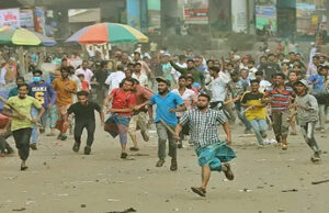 পুলিশ-ব্যাটারিচালিত অটোরিকশা চালকদের সংঘর্ষ, ঢাকা-পদ্মা সেতু ট্রেন চলাচল বন্ধ
