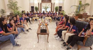 প্রধান উপদেষ্টার সংবর্ধনা নিতে যমুনায় সাফজয়ী বাংলাদেশ নারী ফুটবলাররা