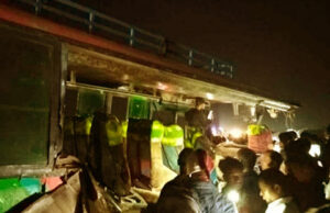 ধামরাইয়ে বাস-ট্রাকের মুখোমুখি সংঘর্ষে ৪ জন নিহত, আহত ২০