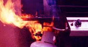 গ্যাসের চুলা জ্বালাতেই বিস্ফোরণ, নারীসহ দগ্ধ ৫ জন