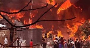 রাজধানীর কড়াইল বস্তিতে আগুন, নিয়ন্ত্রণে ৭ ইউনিট