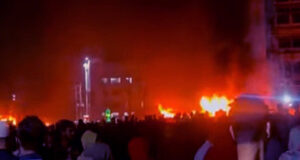 বাসচাপায় নিরাপত্তাকর্মীর মৃত্যু জেরে সড়ক অবরোধ, ৪ বাসে আগুন