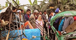 কিশোরগঞ্জে সিএনজি-কাভার্ডভ্যান সংঘর্ষে ৩ নারীসহ ৫ জন নিহত