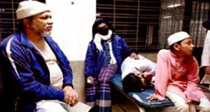 রাজধানীতে বাহির থেকে আসা খাবার খেয়ে মাদরাসার শিক্ষকসহ ৫০ ছাত্র হাসপাতালে