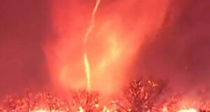 লস অ্যাঞ্জেলেসে এবার আগুন টর্নেডোর শঙ্কা