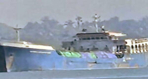 অবশেষে আটকে রাখা পণ্যবাহী তিন জাহাজ ছেড়ে দিল আরাকান আর্মি