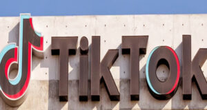 যুক্তরাষ্ট্রে আনুষ্ঠানিকভাবে বন্ধ হয়ে যাচ্ছে টিকটক