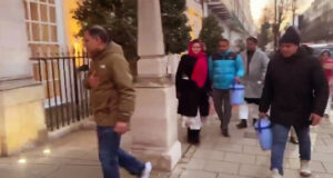 বাসা থেকে মায়ের জন্য খাবার নিয়ে হাসপাতালে তারেক রহমান