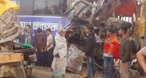 নরসিংদীতে ত্রিমুখী সংঘর্ষে আহত ৮