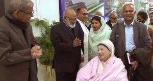 লন্ডন যাত্রাকালে ফখরুলের কাছে যে বার্তা দিলেন খালেদা জিয়া