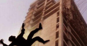 রাজধানীতে রং করার সময় ভবন থেকে পড়ে যুবকের মৃত্যু