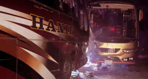 রাজবাড়ীতে দুই বাসের সংঘর্ষে চালক নিহত, আহত হয়েছেন অন্তত ১১ জন