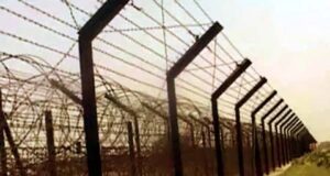 সাতক্ষীরা সীমান্ত দিয়ে অবৈধভাবে ভারতে যাওয়ার সময় আটক ৩ বাংলাদেশি